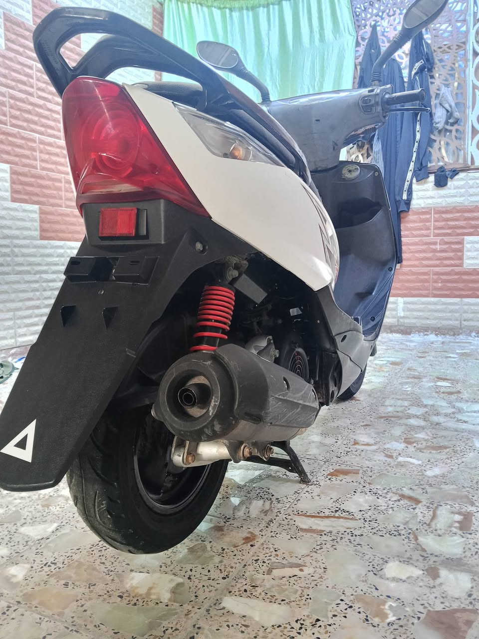 السلام عليكم
دراجة ماكس ثعلب رمبة جديدة 
سرعة 140+ كابريتر بلادي + اسلف اصلي 
كفرات اصلية ومختمه ختم واحد مع محرك 
محرك ناعم ومكفول كفاله عامه وراقها ابسمي 
كهربابات عدادات كيجات دبلات كلها شغال 
الشراي يتصل ***********
شرط جيب فيتر وتعال فحص براحتك
