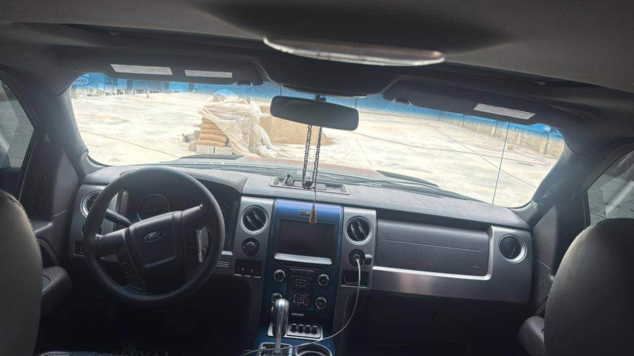 Ford F150 Raptor 2013 niva V8 220$
خلیجی سفری شەریکەی نیڤا نمونە لە جوانی بیلاد ڕاپتەرە قەپات مواسەفات سڵایدو شاشە گەورە 
یەک پەڵەی بچوک بۆیاخی هەیە بێ ناوگرتن 
گێڕ و مەکینەی بەشەرت نەکراوەتەوە 
نرخ : ٢٢٠$ و معامەلە 
سلێمانی ناوشار
ژمارەی خاوەنی: *********** السليمانية, العراق
