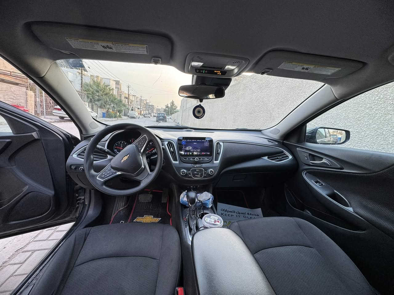 سلام عليكم
ماليبو 23
تحكمات ستيرن كامل 
مثبت سرعه
تحديد مسار  
هند بريك كهربائي
تبريد قطعه وحده
مانع انزلاق
اشاره بالمرايه 
مكينه 1:5T 
السياره ماشيه 66 الف كيلو 
صور حادثها موجود واكو طخه بسيطه بالبنيد  فوك القفل 
سعرها 125$ وبيها مجال
***********
اتصال او واتساب
