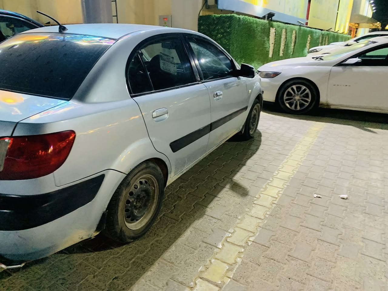 السلام عليكم كية ريو للبيع موديل 2006 وارد امريكي ضررها مذكور بل صور السعر 68 وبيها مجال مكانها نجف للاستفسار الاتصال على الرقم واتساب فقط ***********
