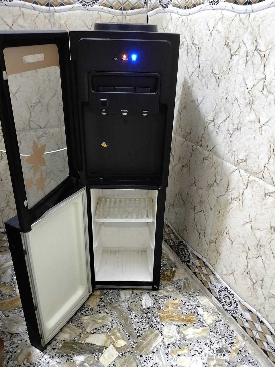 غراض للبيع  جديده تخم تركي من هوم سنتر مخزن 7 مقاعد ميز طعام مرمر اصلي براد جديد طبلات زان وطبله وسطيه مع ميز بلازما صاجي غساله ايلجي اصليه اخت جديده مكاني بغداد مدينة الصدر اكو توصيل ع فحص تاخذ رقمي واتساب ***********
