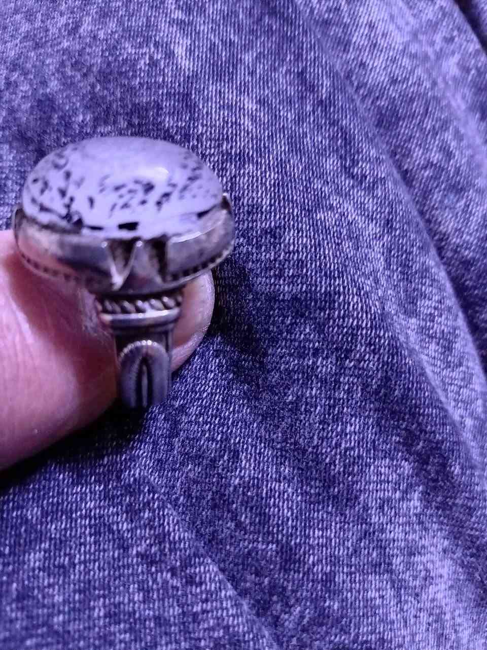 السلام عليكم
رمضان كريم ان شاء الله
جزع يماني 
در نجف منقوش عليه حز السيد علي القاضي
للبيع


**إذا كنت صاحب هذا الإعلان وتريد حذفه لأي سبب، رجاءا أرسل رسالة إلى الدعم الفني**