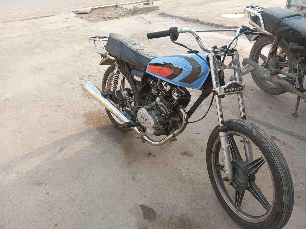 ايرانيه للبيع 5 كير لا صوت لا تبخير مكينه تخبل ب 300 بيها مجال المكان بغداد الثعالبه
***********
