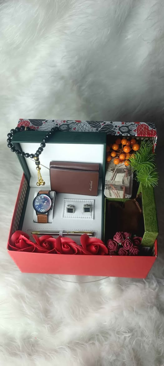 🛑احلى عيد واحنة مع الاحباب 🎁
🛑بكجات رجاليه 💪 بكجات نسائيه ❤️
🛑عروض متلكوة بغير مكان 😲😲
🛑مع الاسف الكميه محدوده ومذكور المتبقي مع كل صوره🥹
🛑انسب الاسعار ومحد مسويه 🎁هديه🎁 فاخره مع كل طلب 😲 😲 الهدية موجوده مع الصور 😲😉😉😉😉

🛑كل طلبين(٢) يكون التوصيل مجاني 🌹🌹
🛑يوجد توصيل للكل المحافظات 🚚 
🛑للحجز دايركت او واتس اب ***********📞

#سكارف_ميكاسا
#عيد_رأس_السنة
#العراق
#بكجات_رجالية_نسائية
#حب
#ساعات
#جمال كربلاء, العراق
