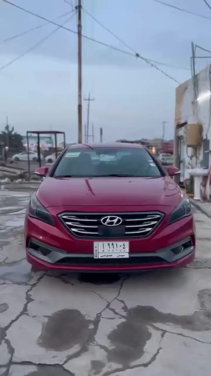 سلام عليكم سوناتا 2017 كفاله عامه
هونداي سوناتا 2017 وارد أمريكي فول مواصفات: واحد ع واحد

فتحه سقف 

تحكم استيرن 

- *المحرك*: 2.4 لتر، 4 أسطوانات، 185 حصان GDI 

- *ناقل الحركة*: أوتوماتيكي 6 سرعات

- *المواصفات الداخلية*:

- مقاعد جلدية

- نظام صوتي infiniti

- شاشة لمس 8 إنش

- نظام ملاحة

- كاميرا خلفية

- نظام فرامل ABS

- وسائد هوائية

- تدفئة وتبريد المقاعد

- نظام تحكم في السرعة

- نظام دخول ذكي

- نظام تشغيل عن بعد

- *المواصفات الخارجية*:

- جنوط ألومنيوم 18 إنش

- إضاءة LED

- مرايا جانبية كهربائية

- نظام ركن السيارة

- مكاني ميسان مركز 

السعر 120 

*********** متوفر واتس
