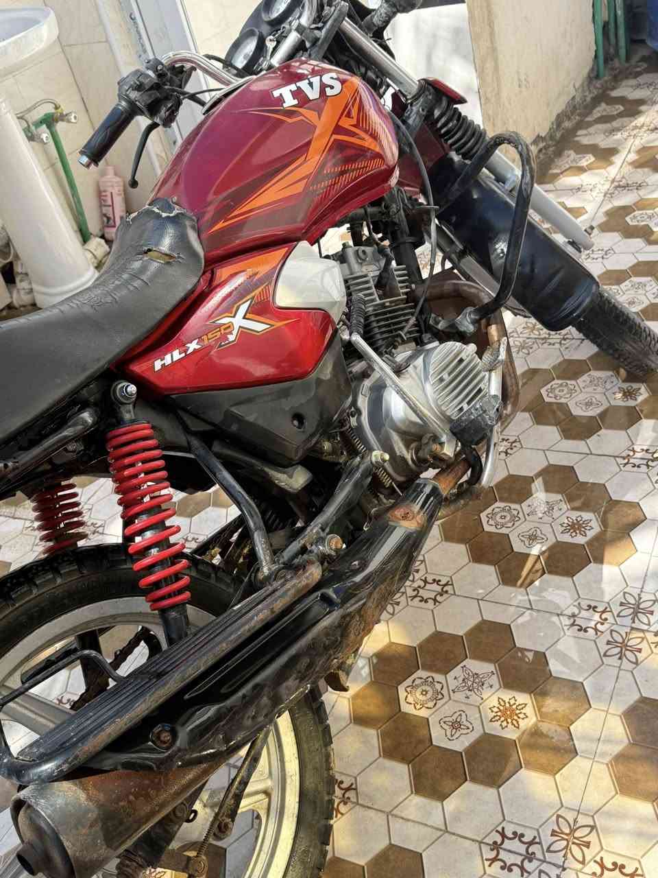 دراجه نوع TVS هندي جاهزه خمسه كير موديل 2022 سلف للبيع اوراق أصوليه وصل كمرك بيهه للبيع مستعجل السعر 500 وبيه مجال 
 الشراي يدلل ***********
