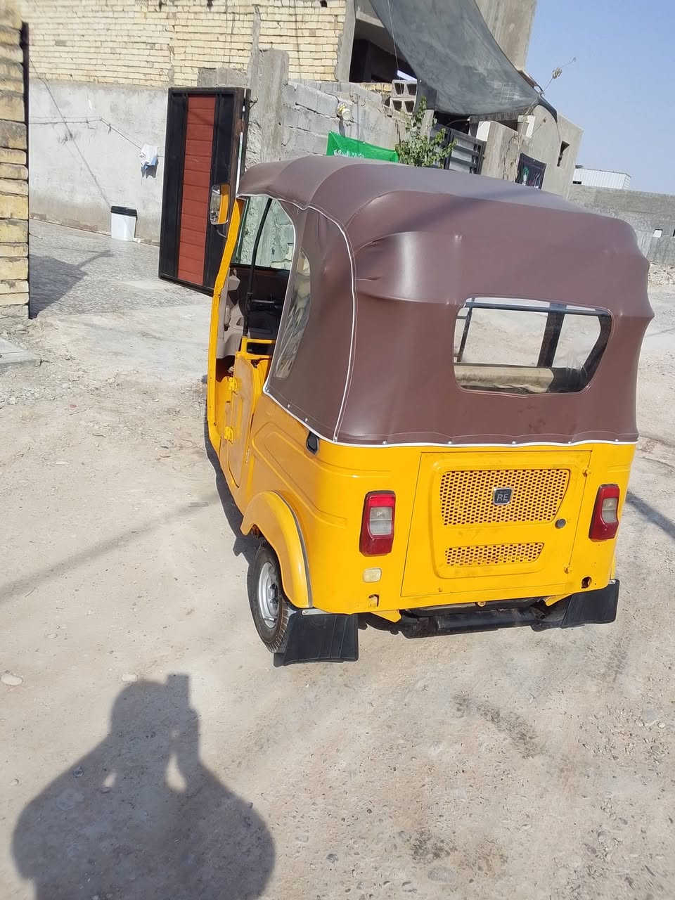 لتكتك 21 بيها خياسات وطخات بلغود معمره ومصبوغه عام رقم وسنويه بغداد السعر 6600وبيها مجال الشراي رقمي ***********

