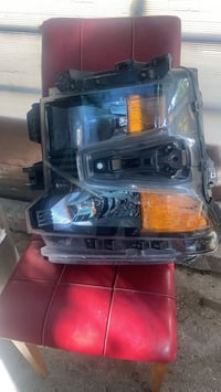 سلفرادو 2024 • زوج لايت اصلي • يسرة مكسورة