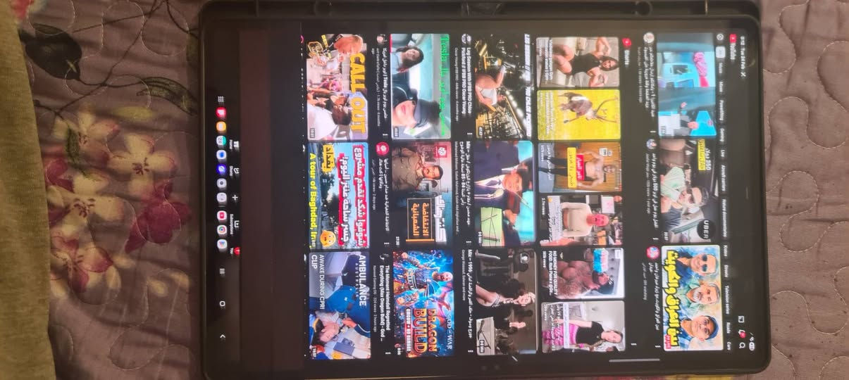 سامسونج تابلت s9 ultra
نضيف جدا يحتوي على خط ابيض( كما مبين في الصورة) 
الشاشة تعمل حتى على المنطقة البيضاء. 
تم وضع تيب لاصق لتغطية المنطقة البيضاء. 
مع القلم والكارتونة. 
الذاكرة 250 كيكا
الرام 12 كيكا 
السعر 500 الف


**إذا كنت صاحب هذا الإعلان وتريد حذفه لأي سبب، رجاءا أرسل رسالة إلى الدعم الفني**