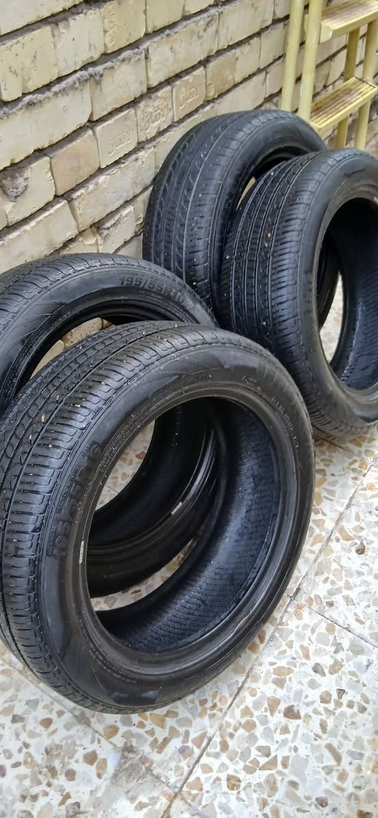 السلام عليكم  تخم تايرات  حجم  195/55/16  نظيفات نقشتهن عالية  واحد بي بنجر وواحد بي بنجرين وزوج جدد مابيهن اي بنجر   السعر ب٧٠  وبي مجال مكاني بغداد الشعلة  ***********
