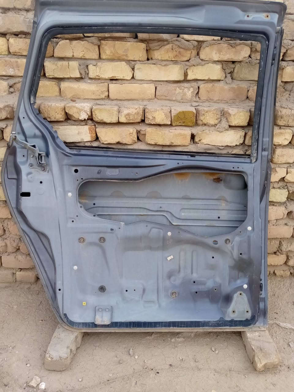 سلام عليكم رمضان كريم
بيبان سلايت تيوتا سينا  2007 درايمات حاوية جدد
لبيبان بدون دواخل موضح بل صورة  العنوان واسط 
رقم المبايل ***********.مكلف بل نشر الاتصال على صاحب الرقم
