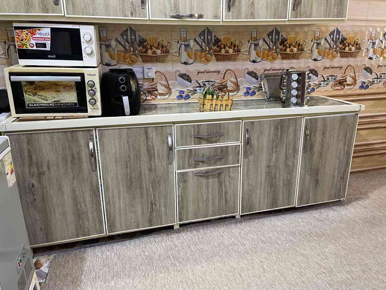 غراض بيت للبيع مكلف بالنشر وهذا الرقم.   ***********
