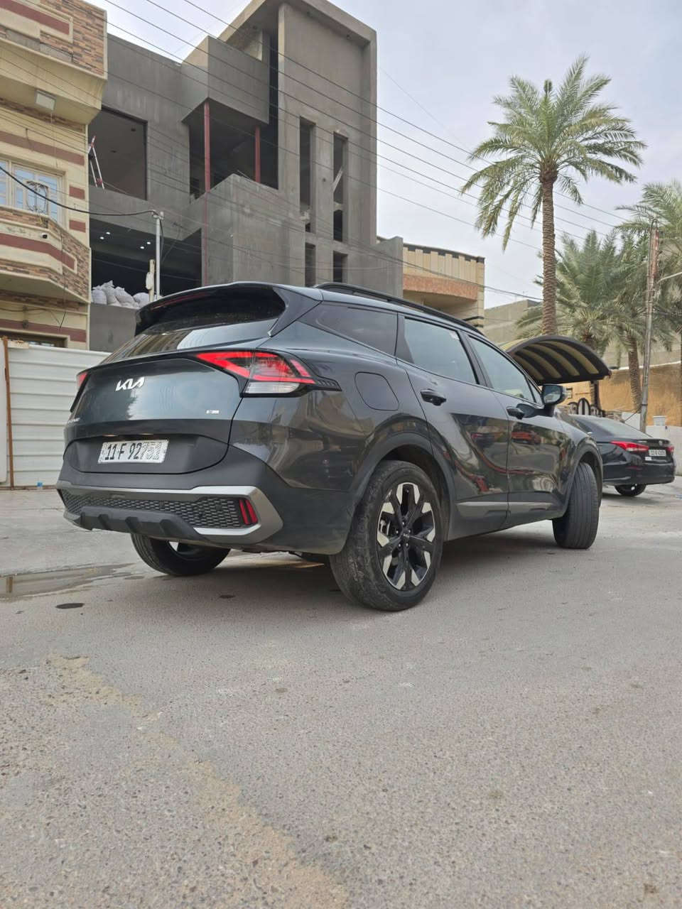 كيا سبورتاج 2024 اللون رصاصي فئة X.Line حادث خفيف جدا بدون إيرباك تبديل جاملغ بلادي نفس اللون جهة السائق وتعديل بارد بسيط بالبنيد بدون قطرة صبغ .. السيارة plug in يعني محرك بنزين وهايبرد وشحن كهرباء ( الشحنة الواحدة ولمدة ثلاث ساعات تعطي سير 54كم) يعني تنسى البنزين سياره أقتصادية جدا ماشية 9
مواصفات السيارة
1_ شاشة ترفيه كبيرة متصلة
2_ تحكم تبريد بيانو و شاشة
3_ بانوراما
4_ صندوق كهربائي و فتح ذاتي عند الاقتراب
5_ حساسات خلفية
6_ رادارات جانبية نقاط عمياء
6_ رادار امامي
7_ رادار خلفي
8_ قيادة شبه ذاتية
9_ تثبيت سرعة و مسار تفاعلي
10_ نظام نزول منحدرات
11_ اوتو هولد
12_ انظمة قيادة سبورت كومفورت ايكو و ثلج
13_ تدفئة مقاعد راكب و سائق
14_ شاحن تايب سي سريع و تايب A و شاحن لاسلكي في المقدمة و شاحنين تايب سي في الخلف
15_ كراسي جلد 
16_ كير ماوس
17_ شيفتات ستيرن
18_ اشاير بالمري
للاستفسار على الرقم *********** بي واتس بغداد, العراق

