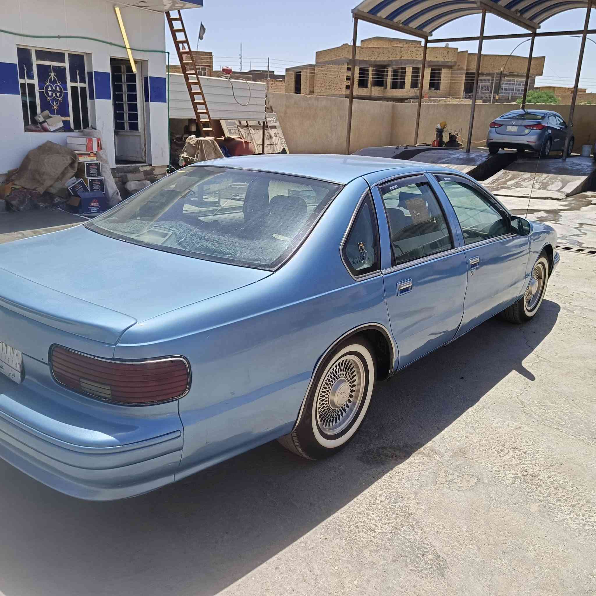 السلام عليكم 
دولفين1995مجول بلاد كير ومكينه شرط حداديه ممتازه تخم تاير جديد باتري جديد تبريد جديد كمبريسر كرتون شاشه على الدشبول تقفيل مركزي زنون عالي وناصي اصفر
رقمها ديالى مشروع وطني راعيها يمي تتحول باي محافظه
مكانها ناصرية ناحية الفضليه السعر 45
للاستفسار الاتصال ***********
