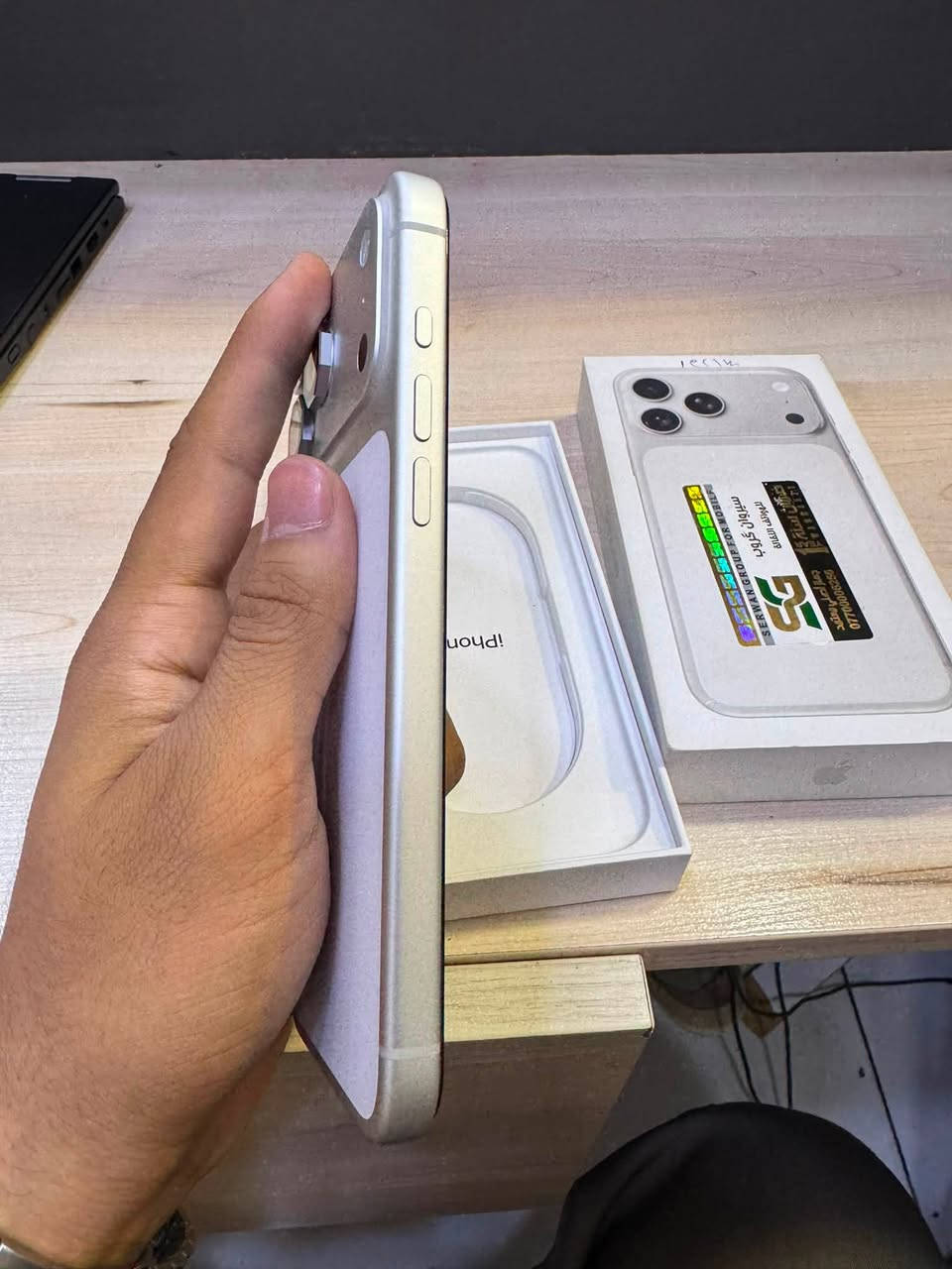 17 pro max
مكفول كفاله عامه 
سلفر
Esim الكتروني 
كارتونه اصليه وكيبل اصلي 
4j/a
بطاريه ١٠٠ 
مشحون ١١٥ 
مكاني نجف 
***********
