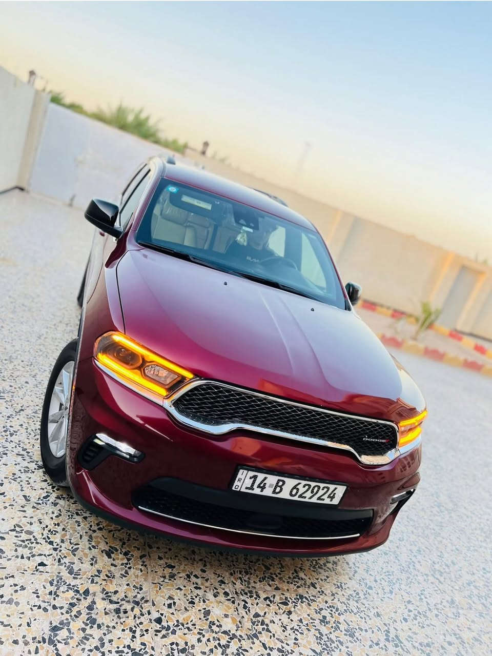 ﷽
سلام عليكم 
دورنكو 2023 
 SXTرقم بصره دولي باسمي
حادث بنيد ودعاميه بدون تبديل فقط صبغ7راكب ماشيه 40،000
موصفات خارجيه:
حساسات خلفيه
حساسات اماميه
مصابيح زنون
انوار نهاريه 
مرايا كهربائيه 
إطار احتياطي 
هوك خلفي 
______________
مواصفات الداخليه :
لون الداخلي مغلفه بيج 
مانع انزلاق 
حساس ضغط الاطارات 
دفلوك 
نظام تعليق رياضي
ابل كار بلادي 
شاشه لمس 
فرامل ABS
كاميرا خلفيه
مثبت سرعه 
رادار امامي خلفي 
اوامر صوتيه
بلوتوث
تنبيه الاصطدام الامامي 
تنبيه نقطه العمياء 
_____________
السعر:290وبيها مجال
مكان السياره:البصره-الزبير
الهاتفـ***********
