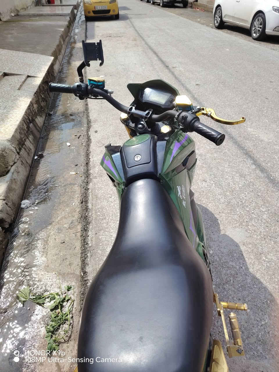 ماطور بطح قفاز شحن مواصفاته ست بطاريات كبار مسطره البطاريه الوحده تقرا 32 امبير السرعه الحقيقيه 90 مانع انزلاق بق ماطور رزن شرط كله شغال الفحص قدام المصلح قبل الدفع فلوسه السعر 625,000 بمجال شيء بسيط للطيبين والشراي يخابرني على هذا الرقم بوكاني موصل***********
