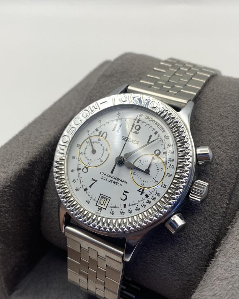 SEKONDA
عنكبوت روسي 
صنع الاتحاد السوڤيتي 
كرونوغراف 
قطر ٣٧ 
الساعة بحالة جيدة جدًا


**إذا كنت صاحب هذا الإعلان وتريد حذفه لأي سبب، رجاءا أرسل رسالة إلى الدعم الفني**