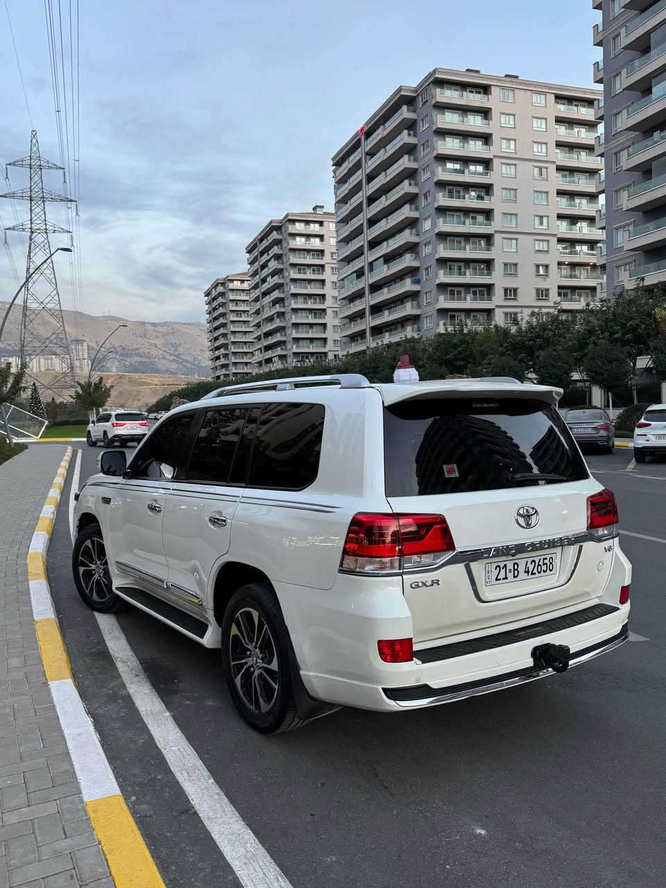 وه‌نه‌وشه‌ مۆدێل ٢٠١١ قه‌پات مواسه‌فات ناوو ده‌ری كراوه‌ به‌ ٢٠٢١ له‌سه‌ر ساغی  ته‌نها پارچه‌ گۆراوه‌كان و یه‌ك په‌ڵه‌ بۆیاخی هه‌یه‌ برێمی ده‌ره‌جه‌ یه‌كه‌ فول فوله‌ ناوزه‌رده‌ كوشن جلدو كاره‌بایه‌ سلایده‌ سه‌لاجه‌یه‌ شان ئێرباگه‌ ده‌بڵ ماوسه‌ هه‌ریق به‌رپێیه‌ ستینیه‌ یادی ٦٠ساڵه‌یه‌ گێرو مه‌كینه‌ی به‌شه‌رته‌ و بێعه‌یبه ‌‌ ٦ بستۆنه‌  سه‌نه‌ویو هه‌زه‌و به‌رادی تازه‌یه‌ تا ٢٠٣٠ ساردو شوختی نیه‌ هه‌موو گیانی به‌شه‌رت
نرخی٣٣٠ و كه‌مێك معامه‌له‌ گۆرینه‌وه‌ ناكه‌م
*********** ڤایبه‌رو واتسئاپی له‌سه‌ره‌
*********** السليمانية, العراق
