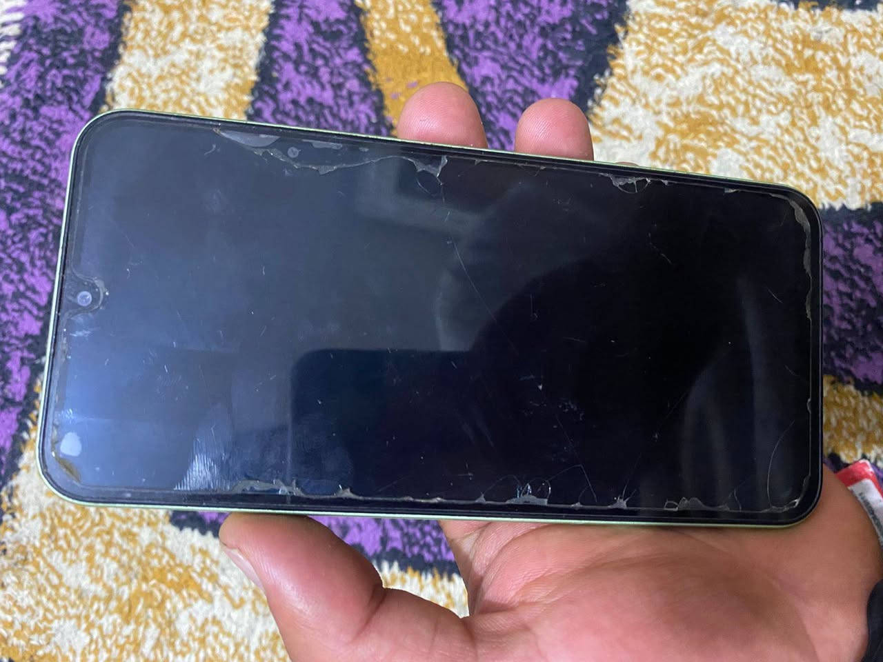 السلام عليكم تليفون A24 ذاكره 128 نضيف ومامتعوب مخلي فقط للبيج عمل شحنه كلش حلو بصمه شغاله 2 سيمكارت بي جرد بالضهر مثل ما بالصوره اثر شمس فقط لا كسر ولا تبديل السعر 160 مستعجل عل بيع مكاني البلديات الشراي يتصل ***********
