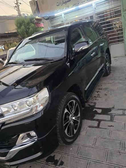 السلام عليكم 🔥😎بيع فقط 
تيوتا لاندكروز 2021 
رقم بغداد 4 ارقام مميز تحويل مباشر ب اسم المشتري 
عداد المسافه 46 الف 
الفئه VXS مواصفات لكزس اعلى فئه ب الاندكروز 
محرك 5.7 تنفس طبيعي 
عنواني بغداد الكاظميه 
 ***********☎️
