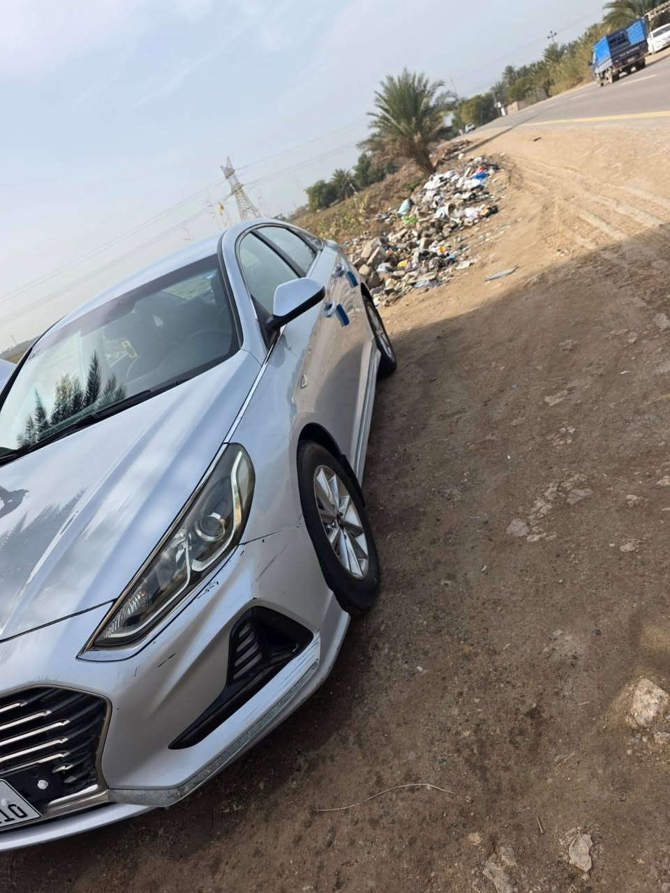 سوناتا كوري موديل 2018
مكينه 2000 اصل بانزين
بيه ثلث قطع صبغ بدون دواخل
تبريد قطعتين 
كشنات جلد كشن كهرباء 
كشن تدفئه تبريد 
مري شفط
لد امامي خلفي 
حساس خلفي 
رقم جديد وهزه جديده وسنويه لل 2031
سياره جاهزه للاخير مكينه وكير وحداديه وتبريد وتخم تاير كلهن مكفولات
السعر 130$
وبيه حك الجيه 
الاتصال ***********
مكاني ديوانيه
