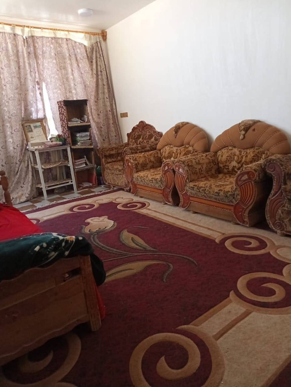 سلام عليكم بيت كامل عده الواجها العنوان مجمع ام خالد قرب شريفه مقابل مجمع الامير***********
