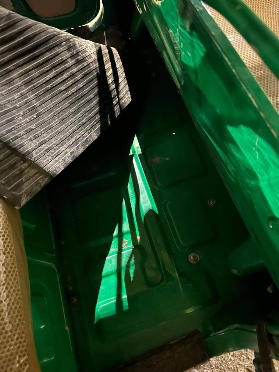 تكتك للبيع 21 سنويه مجفته المكان العمارة سعر 6800 /***********/
