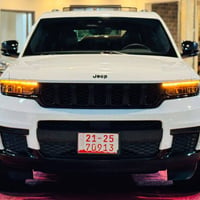 جراند شيروكي • ٢٠٢٣ • لاريدو بلاك توب