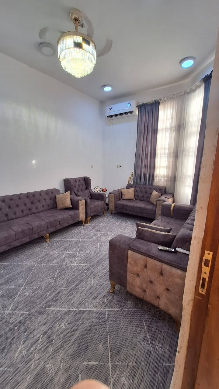 بيت للبيع مع الاثاث....
التنومه قرب السوك 

اسم المنطقه حي الامام الرضا

مساحه البيت 90 م

بنيان جديد 2024

طابو زراعي سند 25 بسم عراقي المالك قويب علي

السعر خاص مازنجر

*********** واساب

البيت بيتي مو مكتب
