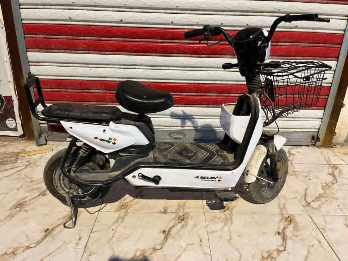 السلام عليكم دراجه شحن عوزه بس بطاريات فقط سعره70وبيه مجال الاتصال عل الرقم ***********
