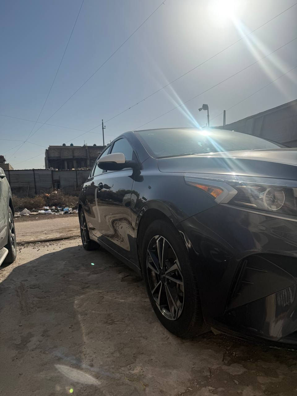 🔺السلام عليكم                  
🔺كيا فورتي  2023 
🔺باسمي السياره  + تحويل مضمون %💯
🔺السياره جديده جدا 
🔺حادث موضح بل صور بعدهة علة حادثهه ما مصلحة 
🔹 بـــــدووون ايــربااك السيـاره 🔹 
🔺 ماشيه 35 ميل 
🔺مواصفاات السياره  👇👇  
🔺شاشه حجم كبير  + كامره دواره 
🔺رادار امامي اوتو بريك 
🔺 رادارت جانبيه
🔺نضام تحديد مسار للسياقه الالكترونيه
🔺تحكم استيرن كل الجهات 
🔺 مود ادرايف انضمه قياده متعدد 
🔺مانع انزلاق + كروز سرعة 
🔺محرك 2000 DOCH   
السياره جديده جدا جدا اي نقص مابيها 
السيارة بيهة منضومة غاز
سويج عدد٢
------------------------------------------
السعر 155 وبيها مجال 
رقمي للستفسار  ***********
العنوان... بغداد مدينة الصدر
