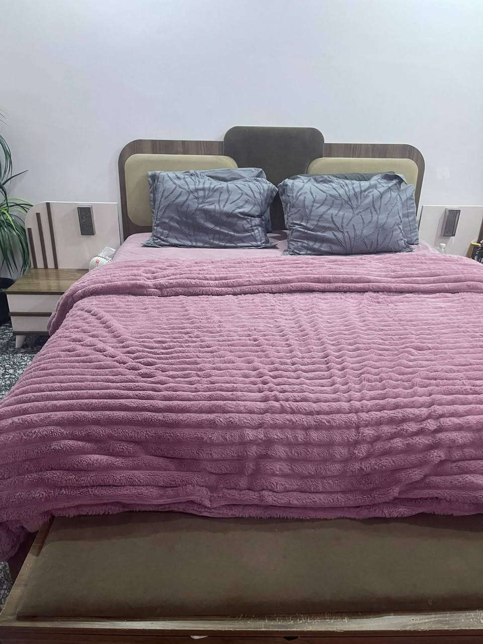 السلام عليكم غرفة نوم مستعملة للبيع بسعر ٥٠٠ الف يوجد توصيل.


**إذا كنت صاحب هذا الإعلان وتريد حذفه لأي سبب، رجاءا أرسل رسالة إلى الدعم الفني**