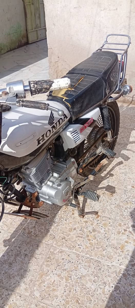 دراجه البيع مكفوله كفاله عامه اوراق أصولي مكينته ما فتوحه
المكان ناصريه قلعه سكر 
***********
