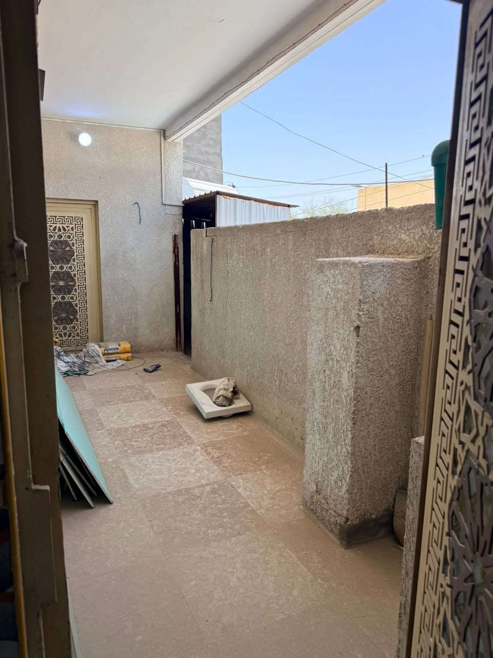 للايجار
شقه طابق اول درج معزول في الجبيله الصحفيين تحتوي على غرفه صاله مطبخ صحيات السعر 500
***********
