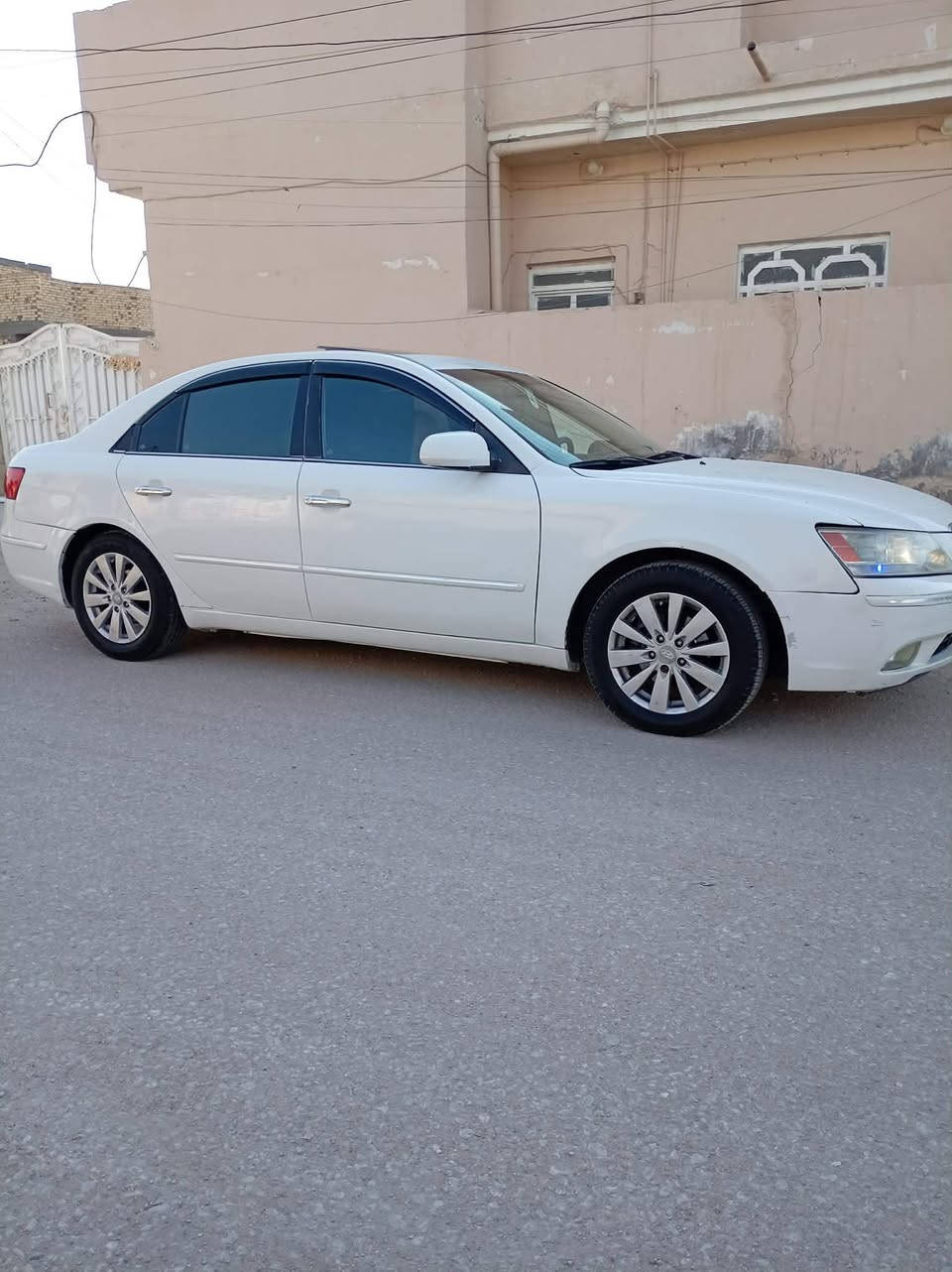 سوناته مديل 9 وارد أمريكي حادثه باب خلفي جهه أيمن وباب سايق فقط 
مصبوغه أثر تكشير يعني مكفوله من كلبه وتجيه رقم ديالى مشروع وطني وين مايعجبك تتحول 
مكينه 2400 دوش مكاني بالحله ترهم بيع و مراوس أي 
السعر 97
استفسار 
***********
