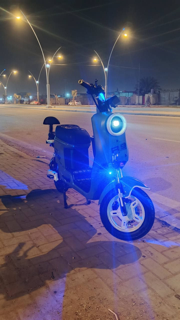سلام عليكم ورحمة الله وبركاته 
دراجه شحن نوع (R9) مديل (2025) بطاريات (5) 32 أمبير فول موصفات بريكات اشاره دبل اشاره لايت عالي ناصي هورن ديجي كله شغاله بعد معروفه مواصفات شحن
السعر ((430))  وبيها مجال العنوان / البصره حيانيه مقابل شارع طاك ع القائد رقم (( ***********))
