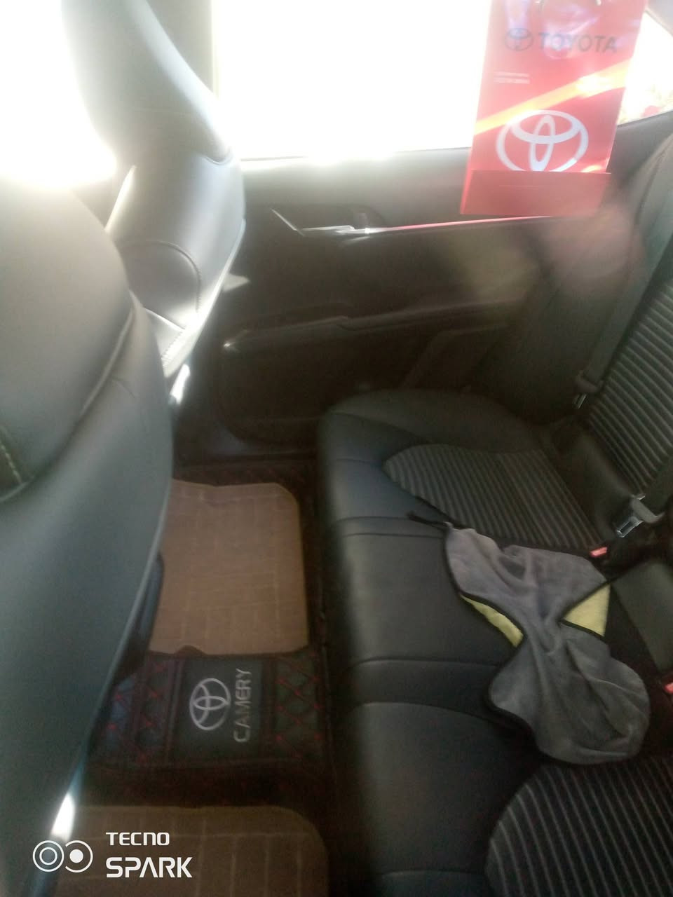 السلام عليكم 
تيوته كامري للبيع
الموديل 2️⃣0️⃣2️⃣3️⃣
رقم سليمانيه
المواصفات فول بس ما بيها سلايت و بصمه
***********
العنوان كركوك الصياده قرب الصيطره العلوه
