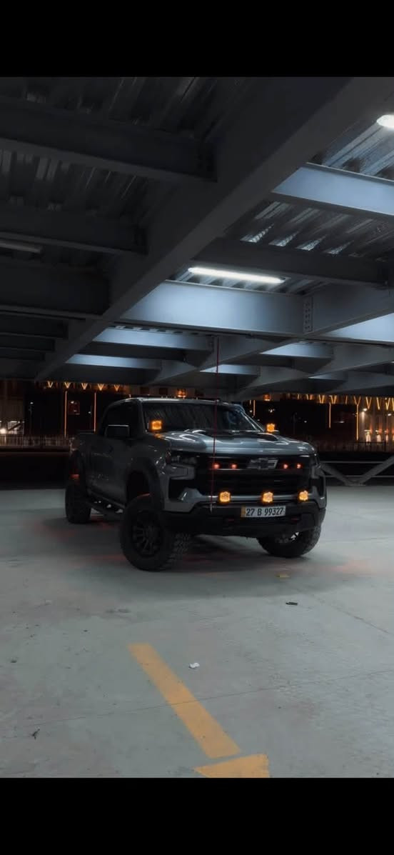 🚨 للبيع | شفروليه سيلفرادو Z71 Custom موديل 2024 (V8) 🚨
لأصحاب الفخامة والقوة الأمريكية، فرصة مميزة لاقتناء شفروليه سيلفرادو Z71 Custom موديل 2024 بمحرك V8، مجهزة بإضافات احترافية وجاهزة للاستخدام.

🔹 المواصفات الأساسية:

* موديل: 2024
* الفئة: Z71 Custom
* المحرك: V8 قوي بعزم وأداء مميز
* نظام الدفع: رباعي (4WD)
* تعليق Z71 المخصص للطرق الوعرة
* شاشة لمس تدعم Apple CarPlay وAndroid Auto
* تحكم كامل من المقود (ستيرن)
* مثبت سرعة
* تشغيل عن بُعد
* كاميرا خلفية عالية الدقة
* حساسات ورادار خلفي

🔥 الإضافات والتعديلات:

* سيستم كزوز رياضي
* تحديث الواجهة (البمبر) إلى الشكل الأحدث
* ترفيعة احترافية 3 إنج
* ويلات مع سبسرات لتعريض الوقفة
* تايرات جبلية خشنة جاهزة للطرق الوعرة
* بروجكترات LED عالية الأداء
* نفخات جانبية بلون الهيكل

📋 حالة السيارة:

* الضرر: قطعتان وربع فقط
* بدون ضرب شاصي
* رقم شهداء بأسمي

📍 الموقع: ذي قار

📞 للاستفسار: ***********
