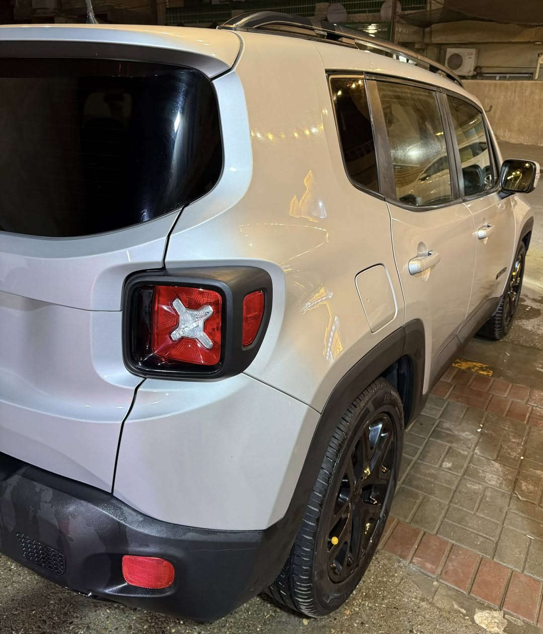 جيب رنجيت موديل 2018
•الرقم: اربيل

•المواصفات :
▪️السيارة: جيب رنگيد بلاك ادشن  لون سلفر
▪️المحرك: 2.4L (اربعة سلندر)
▪️الموديل: 2018
▪️العداد: 72000 الف كم قابل للزيادة 
▪️لايتات نجمة / لد زنون /عالي وناصي  زنون بلوجكتر زنون
▪️كامرة خلفية دوارة مع الستيرن اصلي
▪️غرفة السيارة: كشنات السيارة مخمل اسود اصلي
▪️تبريد قطعتين امامي وخلفي
▪️سايد بريك دكمة
▪️تو ويل 2
▪️بصمة
▪️تحكم ستيرن جهتين بلوتوث وحاكية وكروس سرعة وتحكم صوت 
▪️نظام ABS مانع انزلاق
اضافات : داش گام 3 كاميرة مع دشبول وابواب انارة محيطية متعددة
الضرر: بالبنيد وقليل بالجاملغ بدون صبغ بنيد نفس اللون مطابق

السعر 136 ورقة وبيها مجال بسيط
*********** بغداد - الدورة
