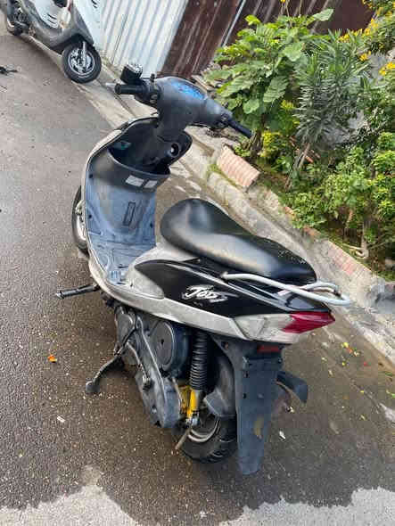 سلام عليكم / ماكس منغولي / دراجه مال رمبه / ختم واحد داخل وكفر ومكينه / دراجه جديده بل جيس وكفاله عامه كفر وداخل ومكينه / مكينه بلاد كلها بلاديه ضفيره بلاديه كهربائيات مجامع كل بلاد / فقط كابريتر تجاري درجه أوله / دراجه خرسه وناعمه ونكره بكل وقت / تراي وفحص وين مااا يعجبك / سعرها 750 وبيه مجال بسيط / العنوان بغداد حي العامل ***********
