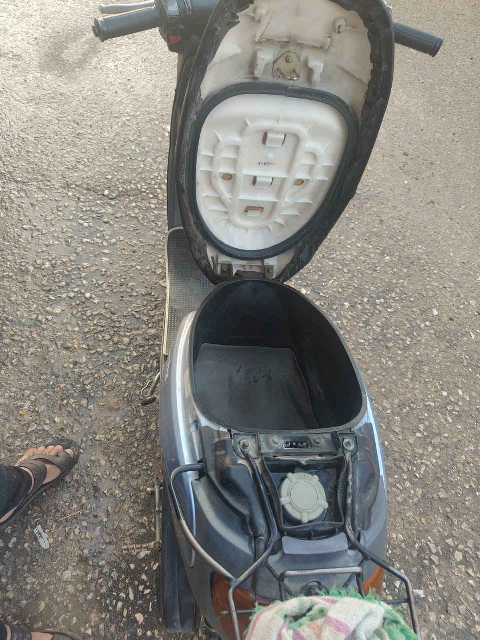 دراجه ذبانه بسعر مناسب ما مفتوحه وكامله ما بيها نقص وغراضها كلها بلاديه مو تجاريه وتشتغل سلف وتشتغل هندر وشرط على الفحص ومفوله بنزين ودهن بس تشغلها وتاخذها سعر 800 الف وبيها مجال قليل
رقم الهاتف ***********
