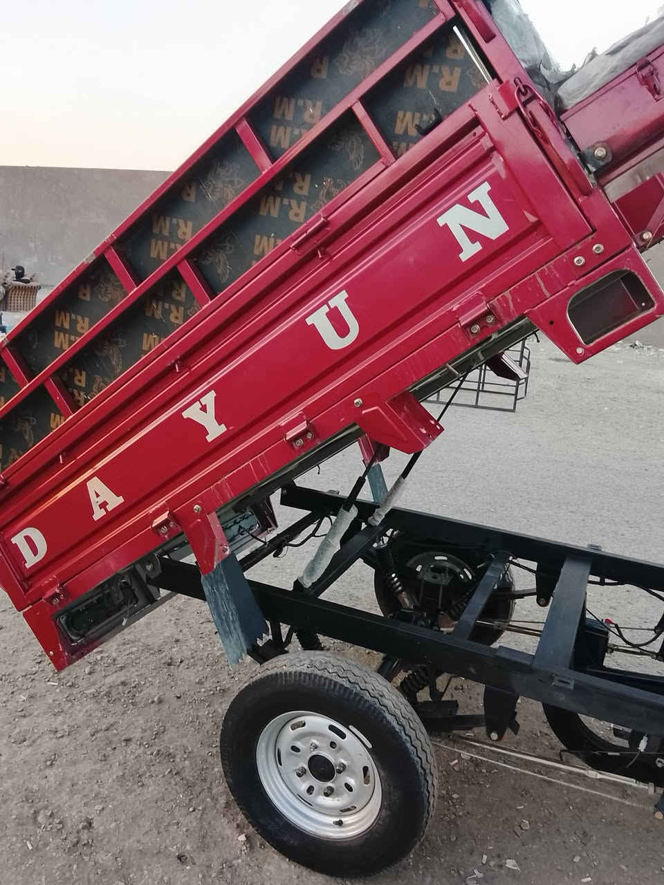 للبيع موديل 25 سعر 2500 بيهه مجال مكان بغداد مدينت الصدر اورق اصولي كفاله الستوته ***********
