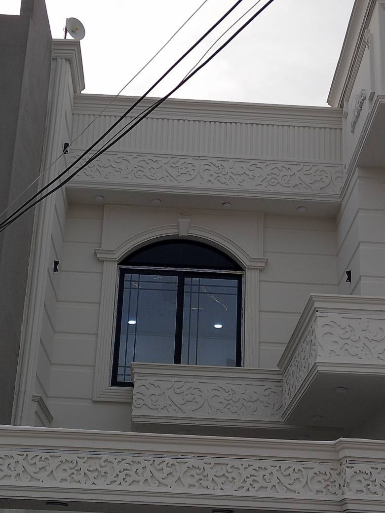 🌟 عروض مميزة من معمل الإبداع الهندسي! 🌟

🔍 هل تبحث عن أفضل الأسعار للمنيوم السلايت والشبابيك البلاستيك؟ لا تفوت الفرصة! لدينا أفضل العروض التي تلبي احتياجاتك!

✨ تخفيضات خاصة لجميع العملاء! ✨

🥇 أسعار مميزة وجودة عالية:

- منيوم سلايت تركي:  
  - 3 خطوط عرض المقطع 7.5 سم: 45 دولار فقط للمتر!
  - 3 خطوط عرض المقطع 9.5 سم: 50 دولار فقط للمتر!
  - 4 خطوط عرض المقطع 10 سم: 53 دولار فقط للمتر!
  - 2 خط عرض المقطع 5 سم: 38 دولار فقط للمتر!

- أبواب رائعة:
  - باب ألومنيوم مع زجاج مرايا: 140 دولار فقط!
  - باب بلاستيك مع زجاج مرايا باللون الأبيض: 140 ألف!
  - باب أسود مع مرايا (جميع الألوان متاحة): 200 ألف!

- شبابيك متنوعة:
  - شباك PVC بلاستيك أبيض: 28 دولار فقط!
  - شباك بألوان متنوعة: 38 دولار للمتر!
  - شباك ألمنيوم مفصلي: 45 دولار للمتر!

🔧 جودة عالية تضمن لك راحة البال. نحن نستخدم أفضل المواد لخدمة عملائنا الكرام.

📍 العنوان: الموصل، الجانب الأيمن، مدخل الزنجلي من جهة البورصة.  
📞 للاستفسارات أو الطلبات: اتصل بنا على الأرقام:  
***********  
- ***********

✨ لا تفوت الفرصة! شارك البوست مع أصدقائك وكن دائمًا على اطلاع بأفضل العروض! 

معمل الإبداع الهندسي - جودة + سعر = رضا الزبائن!
