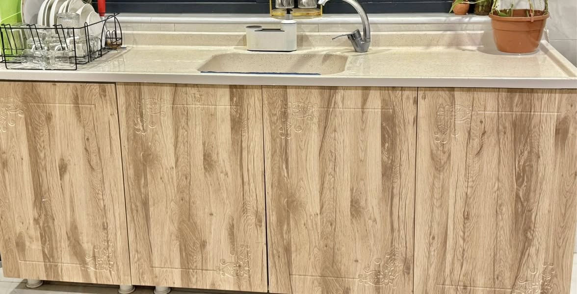 كاونتر   للبيع  مع الاجهزة  (فرن،مايكرويف من ماركة DLC) وايضاً ساحبة وطباخ
القطعة الكبيرة ٢،٥ متر 
القطع العمودية  الوحدة  ٥٠ سم  عدد٢ 
 القطعة الي بيها الاجهزة  ٦٠ سم  
السنك ٢ متر 
السعر (٢ مليون ونص ) وبي مجال


**إذا كنت صاحب هذا الإعلان وتريد حذفه لأي سبب، رجاءا أرسل رسالة إلى الدعم الفني**