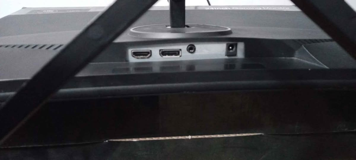 شون الحبايب شاشة كيمنك مستخدم نضيفة مواصفات حجم 24 دقته فول اجدي (1080) (HDR freesync (165HZ ومنفذين Display ومنفذ HDMI ومنفذ سماعه فقط الكبر الوره مثل مموضح بصوره انخلع ونثلم باطراف الكبر لما داشد بحامل شاشات ف لزكته بلاسق الشاشه معتني بيه وكارتونته وغراضه كامله سعر 110 الف وبيه مجال لشراي مكان بغداد توصيل ماعدي وذا تحب تجي تشوفه وتاخذه ماكو اشكال سبب البيع اني مطور العاب وتخدمني حجم اكبر بغداد, العراق


**إذا كنت صاحب هذا الإعلان وتريد حذفه لأي سبب، رجاءا أرسل رسالة إلى الدعم الفني**