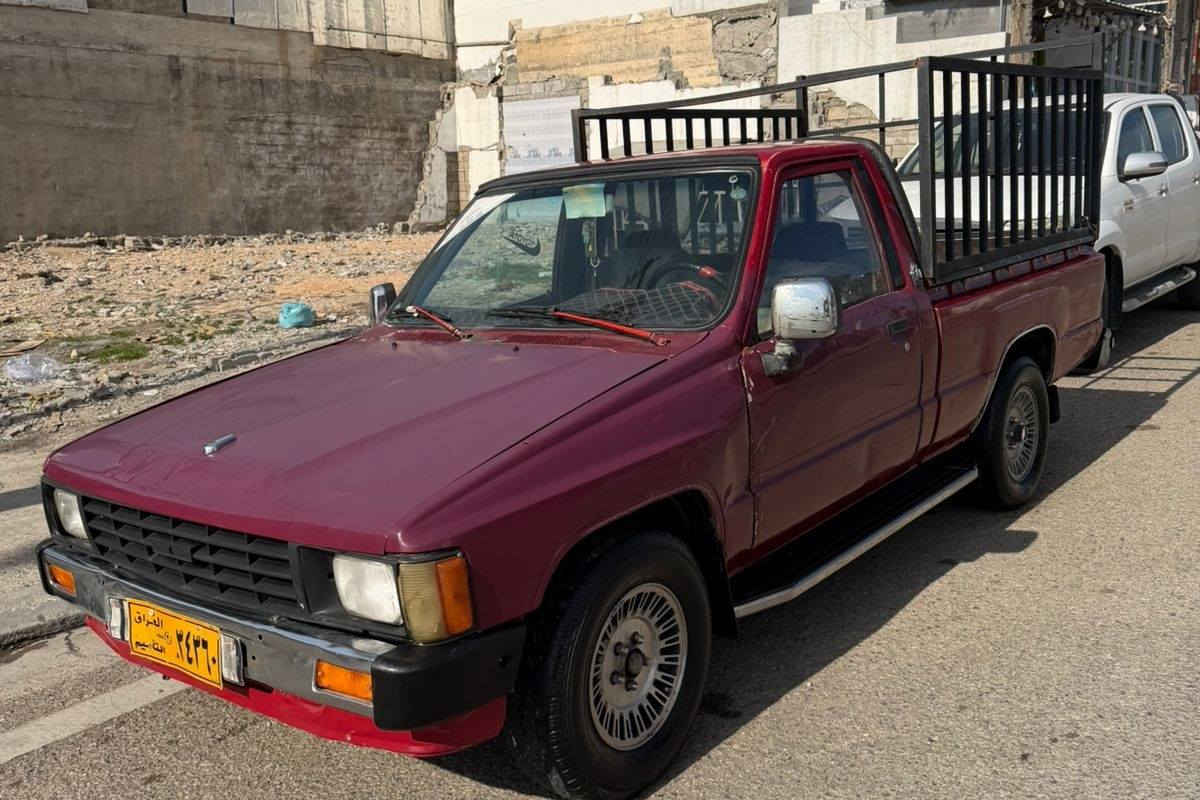 تۆیۆتا پیکاب 1985 گوڵە سورە  
ئارمی سلیمانی 
سەیارەکە سوکانی کراوە بب
 کارەبای وە ئیستۆپەکانی کراوە بە دیسک 
سەیارەکە گێڕ و مەکینە بەشەرت 
٦ گێڕ بە بەگەوە 

سعر : لە کۆمێنت داوای بکە ڕاستەوخۆ بۆت دێت 🤖 

سەیارەکە مالی کەسابەتە جائیزە بۆ کەسابەت 
هیچ کەم و کورتی نیە

ژمارەی خاوەنەکەی 
***********
