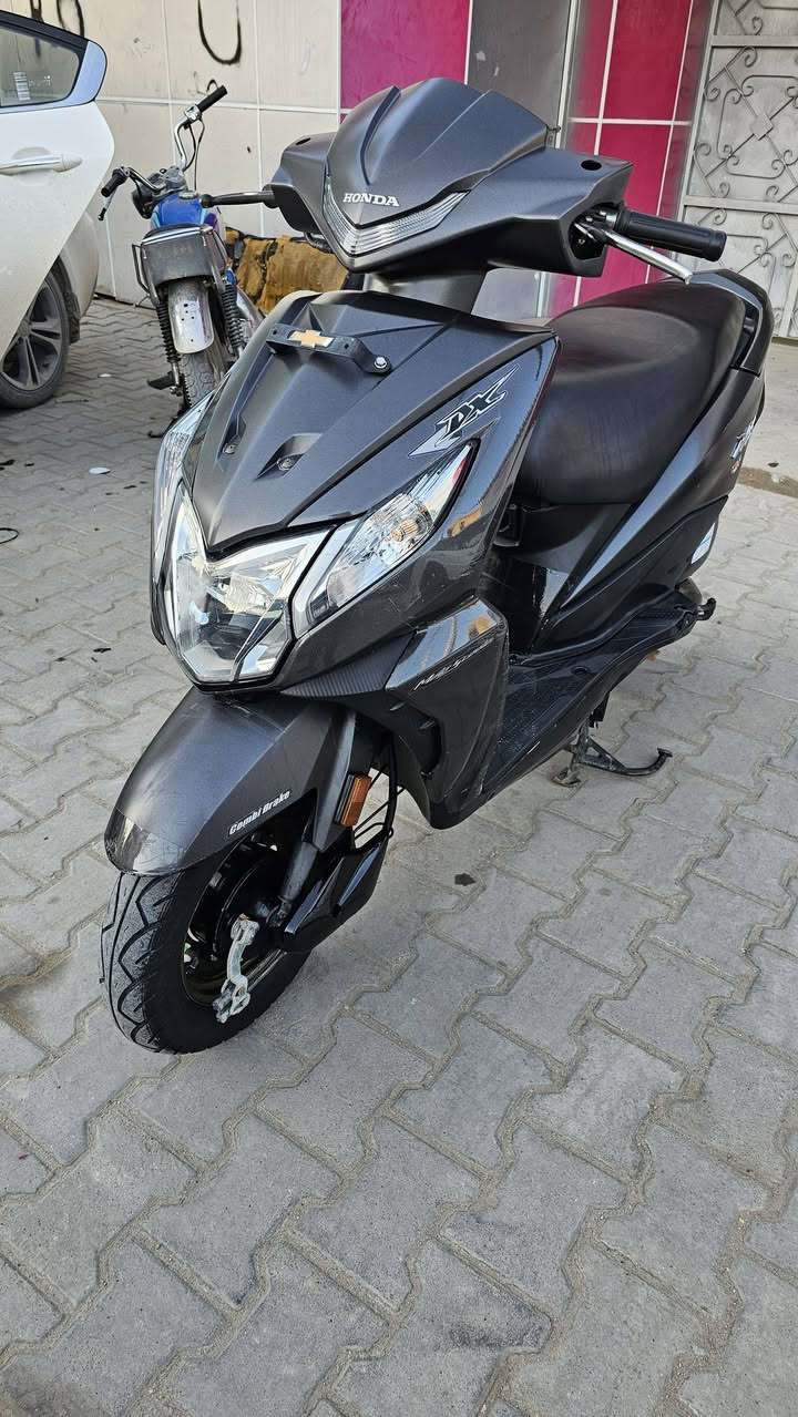 سلام عليكم
هوندا Dxr 2022 دراجه جاهزه من كلشي 
مكان الدراجه السماوه شارع الصياغ مقابيل بيت ال ايدام للاتصال ***********
