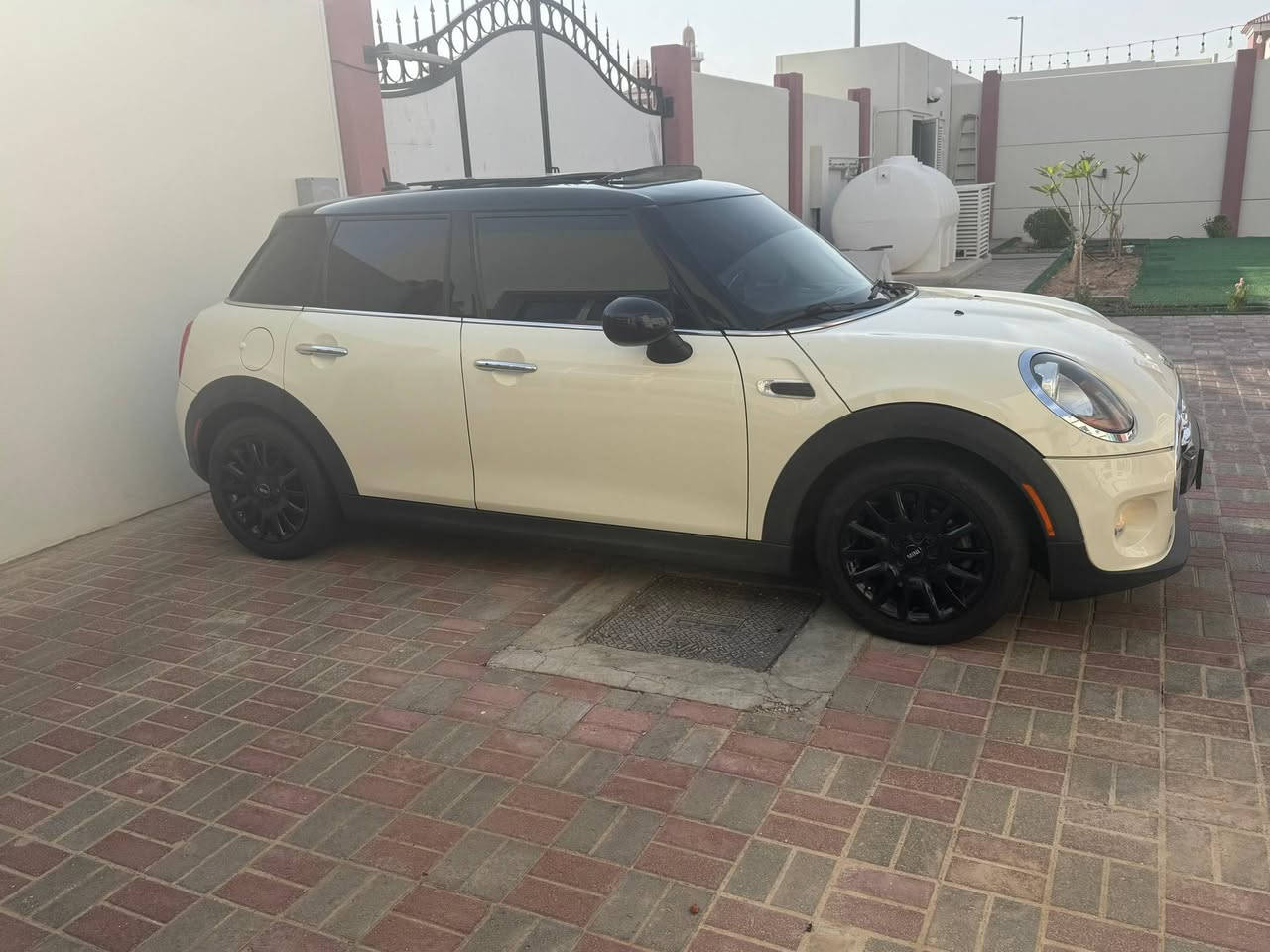 ميني كوبر Mini Cooper 
2019
وارد امريكا 
WMWXU1C5XK2J02832
بدون حوادث 
حاله ممتازه 
ممشي 129k km
موجوده في العين
مطلوب 32k درهم
055.15.00.105 
واتس واتصال 
0️⃣5️⃣5️⃣1️⃣5️⃣0️⃣0️⃣1️⃣0️⃣5️⃣


**إذا كنت صاحب هذا الإعلان وتريد حذفه لأي سبب، رجاءا أرسل رسالة إلى الدعم الفني**