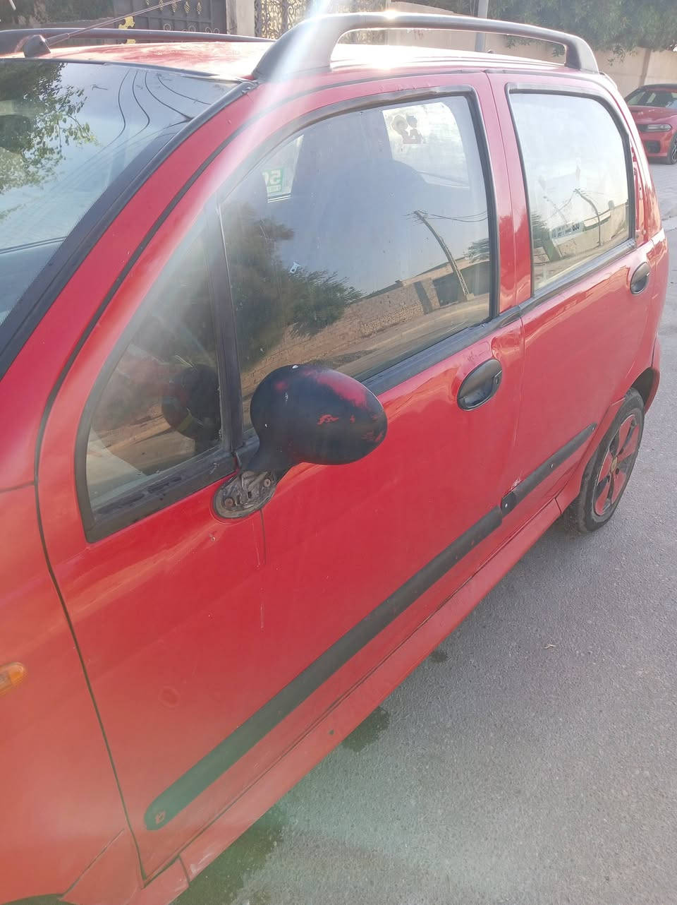 كيوكيو 2012 سنويه باسمي
السياره حلوه مال بيت 

اي عطل مابيه شغل وطلع 

فقط بيه الباب الي وره السايق بيه ضربه 
السياره بل بصره تحويل ثاني يوم 
تبريد تدفئه شغلات 

رايده ب 25 وبيه مجال 

***********

***********
